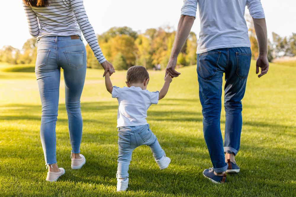 child and parents