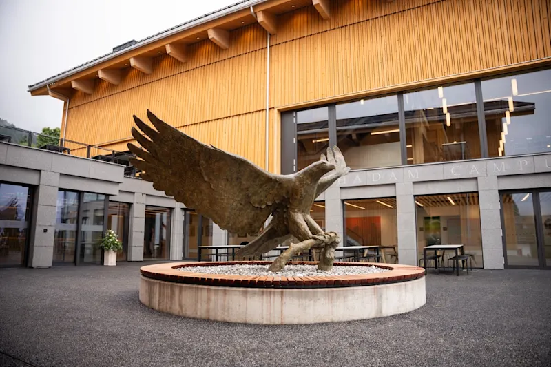 Le campus et l'internat du Collège de l'Aiglon à Villars (Suisse)