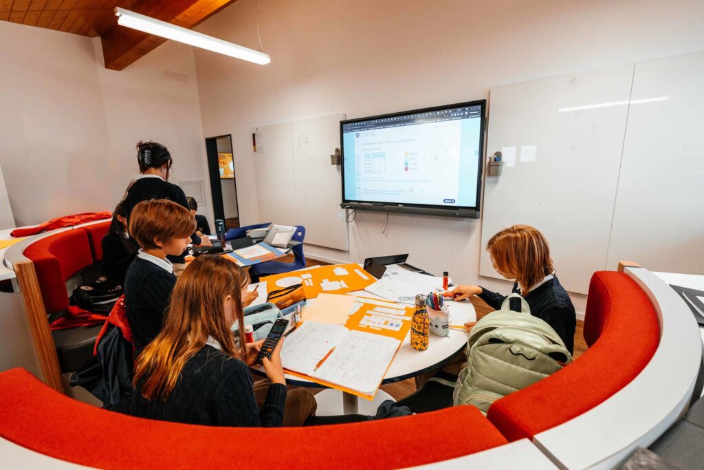AdMaths：艾格隆学院同伴教学IGCSE项目弥合了与IB高水平课程之间的差距